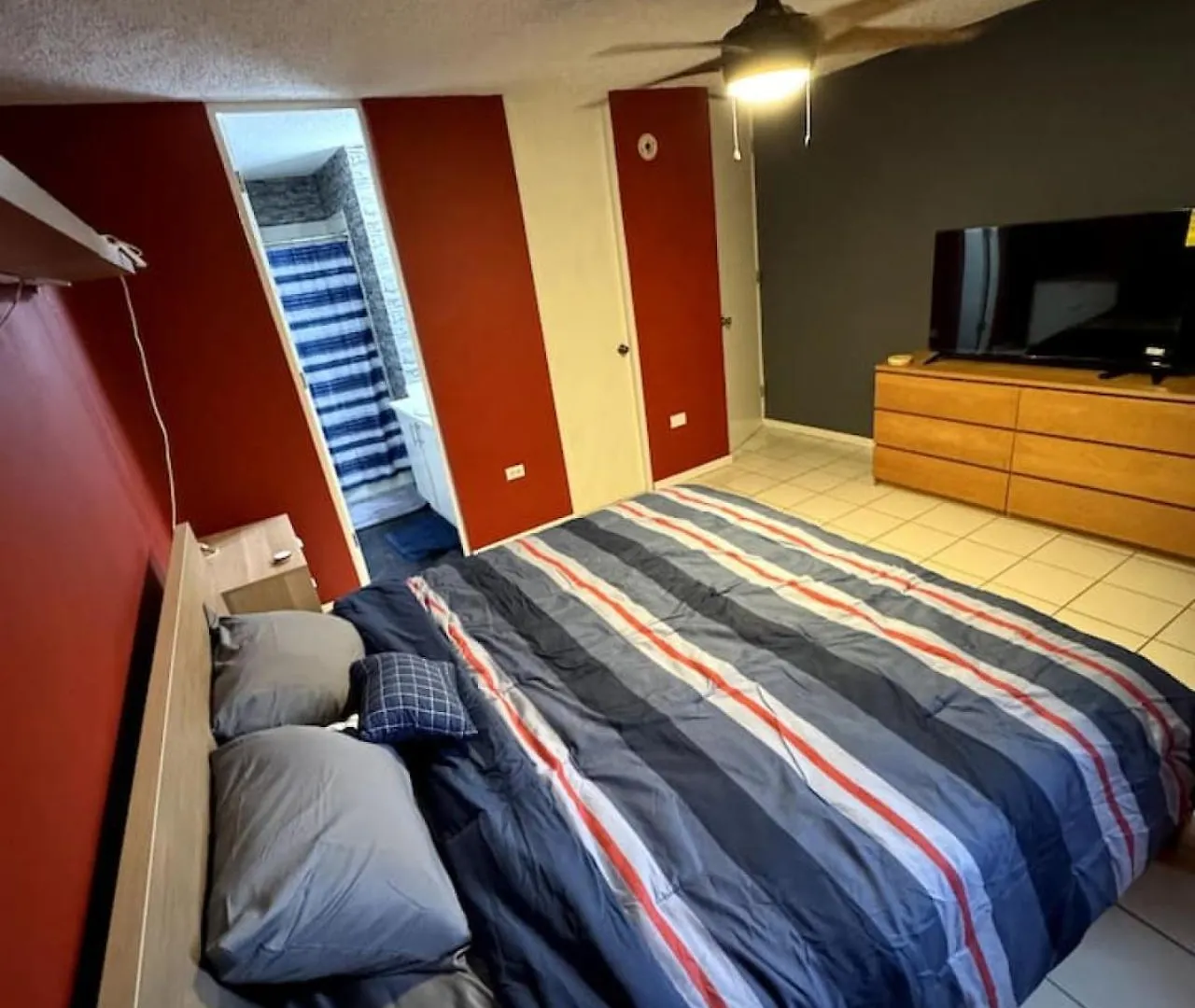 King Bed Suite With Private Bath In Shared Home San Juan Porto Rico